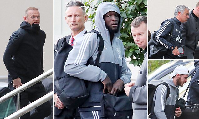 IceTrends's tweet photo. Club legend Wayne Rooney turned up at the Lowry on Friday afternoon just half an hour… https://t.co/EnidzI6QNz https://t.co/s5m99MHgdB
