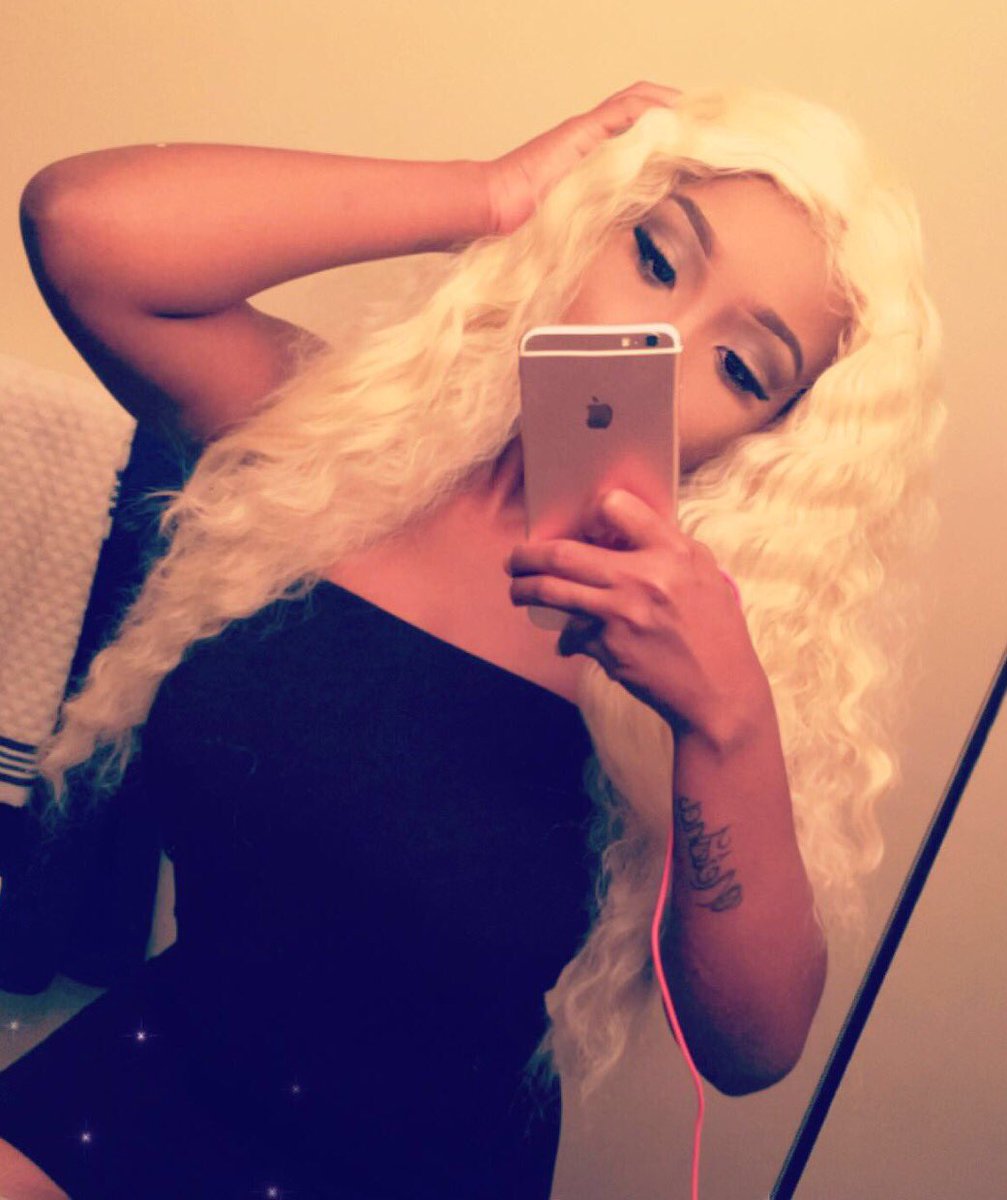 Sluts_LoveDomo's tweet photo. 😍👱🏽‍♀️💋 https://t.co/ohABP0PjHK