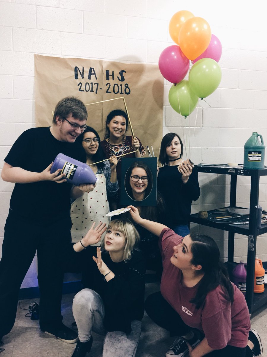 whhs_nahs's tweet photo. We had our induction ceremony tonight + are so excited that our artist community continues to grow! #whhsnahs #whhsart https://t.co/jlkXN11bdw