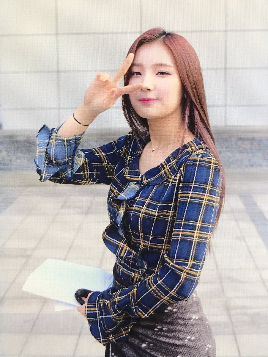 Pob_llun's tweet photo. 171024 한밤 퇴근 엘리스 김소희 프리뷰
#ELRIS #엘리스 #김소희 #한밤 #퇴근 #프리뷰
@HUNUS_ELRIS https://t.co/UtP6mIY1Qx