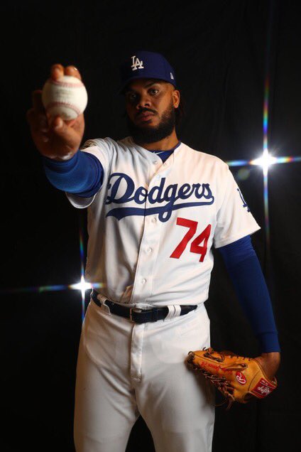 kenleyjansen74's tweet photo. Picture day #WSPortrait #WorldSeries @mlb @Dodgers #ThisTeam 📷✨ https://t.co/Q2mojbKTAe
