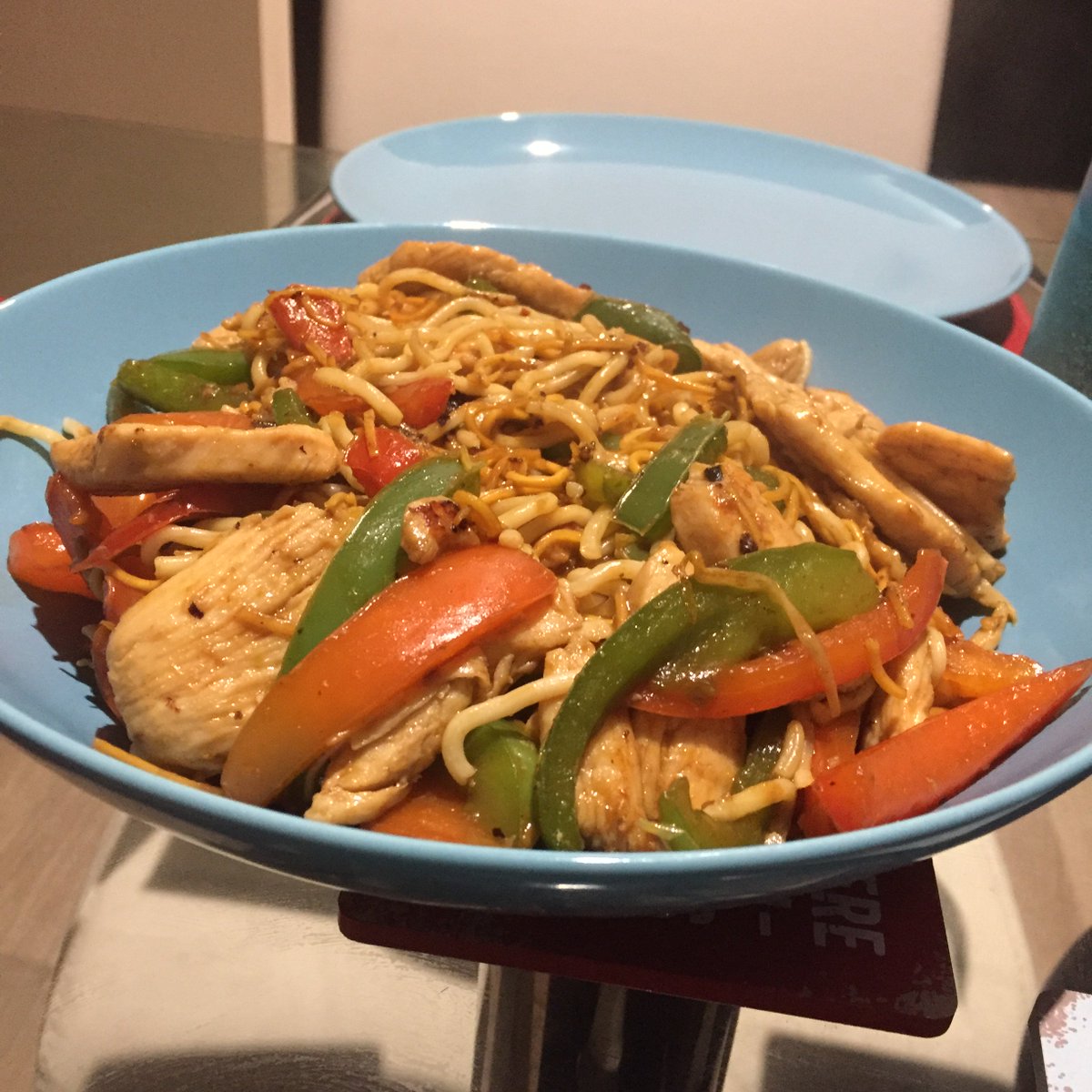 Surviving_Stu's tweet photo. Dinner for three, left over chicken and veg stirfry. Splash of soy sauce and hoisin and it’s good to go 🤤 https://t.co/FMRXftiS49