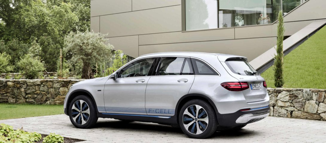 Ajusa_TH's tweet photo. 🔝 @MercedesBenz is presenting preproduction models of the new GLC F-CELL. @Ajusa_TH Report ▶️ https://t.co/EOPQeBqsjZ #Hydrogen #Innovation https://t.co/fbP2esW6lQ