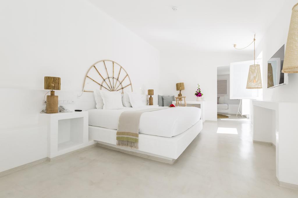 PF1Interiorismo's tweet photo. Amaneceres...
#PF1 le da la bienvenida a #VIlaMonte Farm house en Moncarapacho, Portugal. https://t.co/sVgHnFd6rs