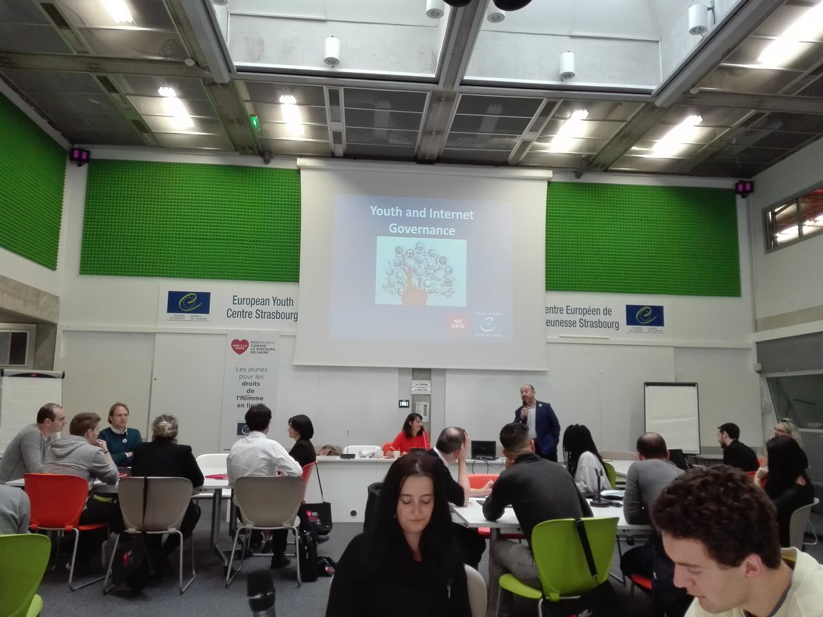 AdinaCurta's tweet photo. First session on #youthparticipation in #InternetGovernance seminar
#FRGU #nohatespeech https://t.co/dW4919JzUI