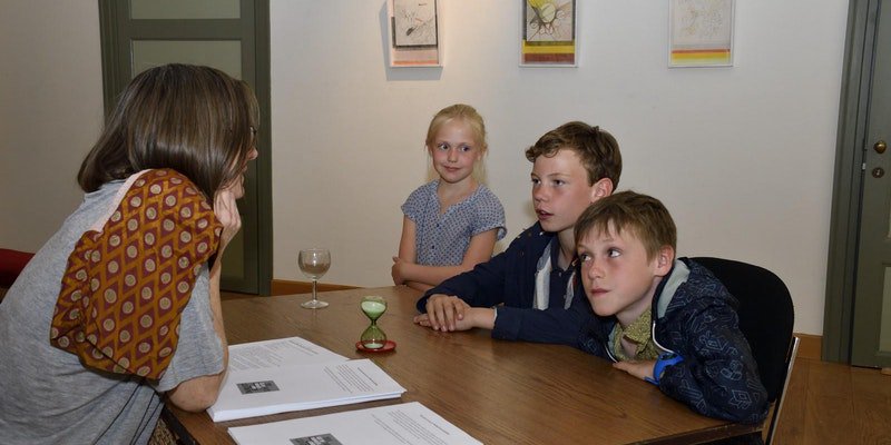 It rains. So join one of the Days of Learning or the performance by Griet Menschaert! <a href="/AgeofWonderland/">Age of Wonderland</a> #DDW17 #WDE17 bit.ly/2zfCfed