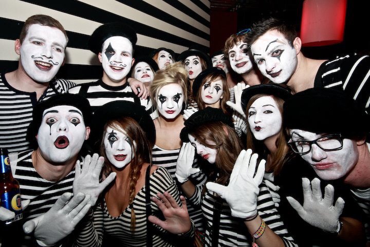 mulletover's tweet photo. Just five days until mulletover Halloween who's got their outfits ready? This lot looked they were well prepared https://t.co/Vu3noOOjPK 🎃 https://t.co/DEDlPY5RTB