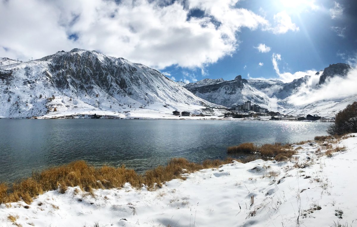 Ski_Press's tweet photo. RT @squashfalconer: Tignes looking utterly spectacular! ❄️
#behappybeopen #tignes https://t.co/TDHs7kQ1X9
