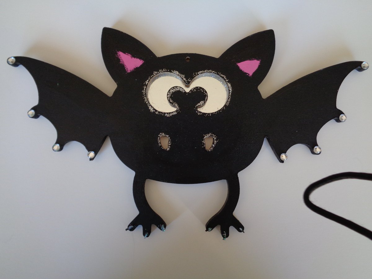 FamilyToulouse's tweet photo. Nos super #nounous préparent #halloween avec les #enfants! 🎃#familysphere #babysitter #GardeActive #tuto #DIY #creation https://t.co/JVHr4nE9uS