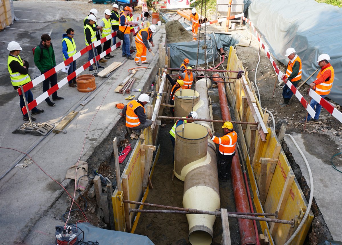HOBAS_Pipes's tweet photo. HOBAS #GRP #CSO Chamber DN800 / DN450 incl. valve chamber DN1200 successfully installed in #Ticino, #Switzerland! https://t.co/sNTnE7wz9W