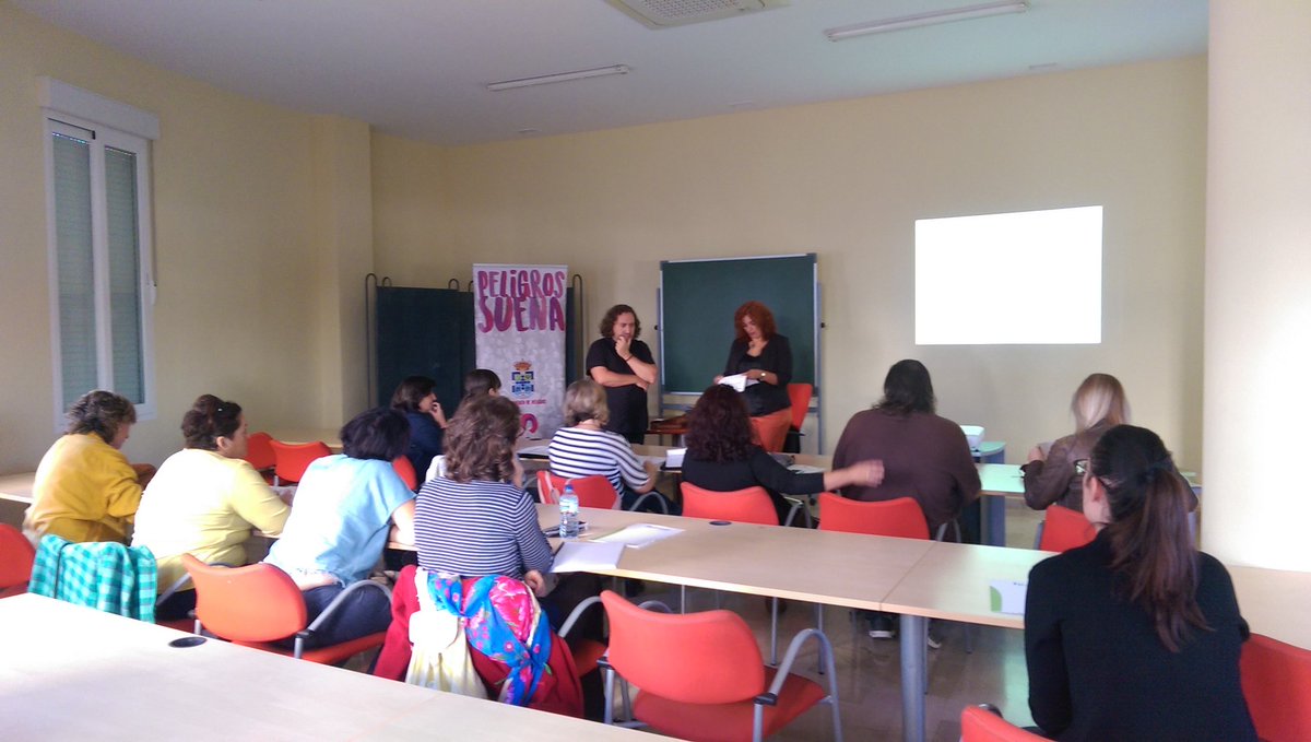 feansalgranada's tweet photo. Empiezan las jornadas Emprend.es en Peligros @FEANSAL_AND @PeligrosSuena https://t.co/kq2BE9a4nz