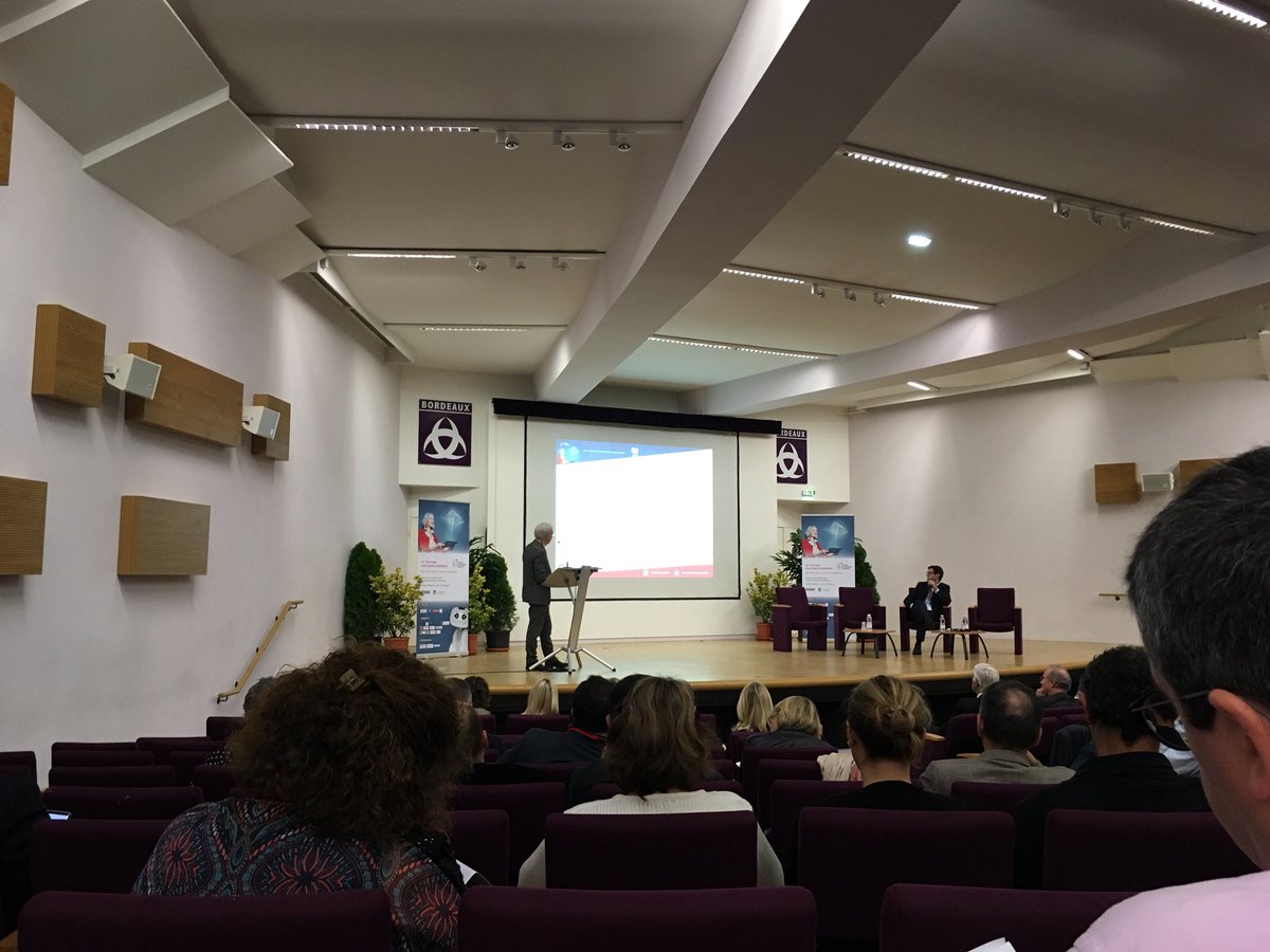 SenCenon33's tweet photo. Les Senioriales présent au colloque « Bien vieillir dans nos maisons augmentées ». #Joelderonay#seniorconnecte https://t.co/ZYwluaExda