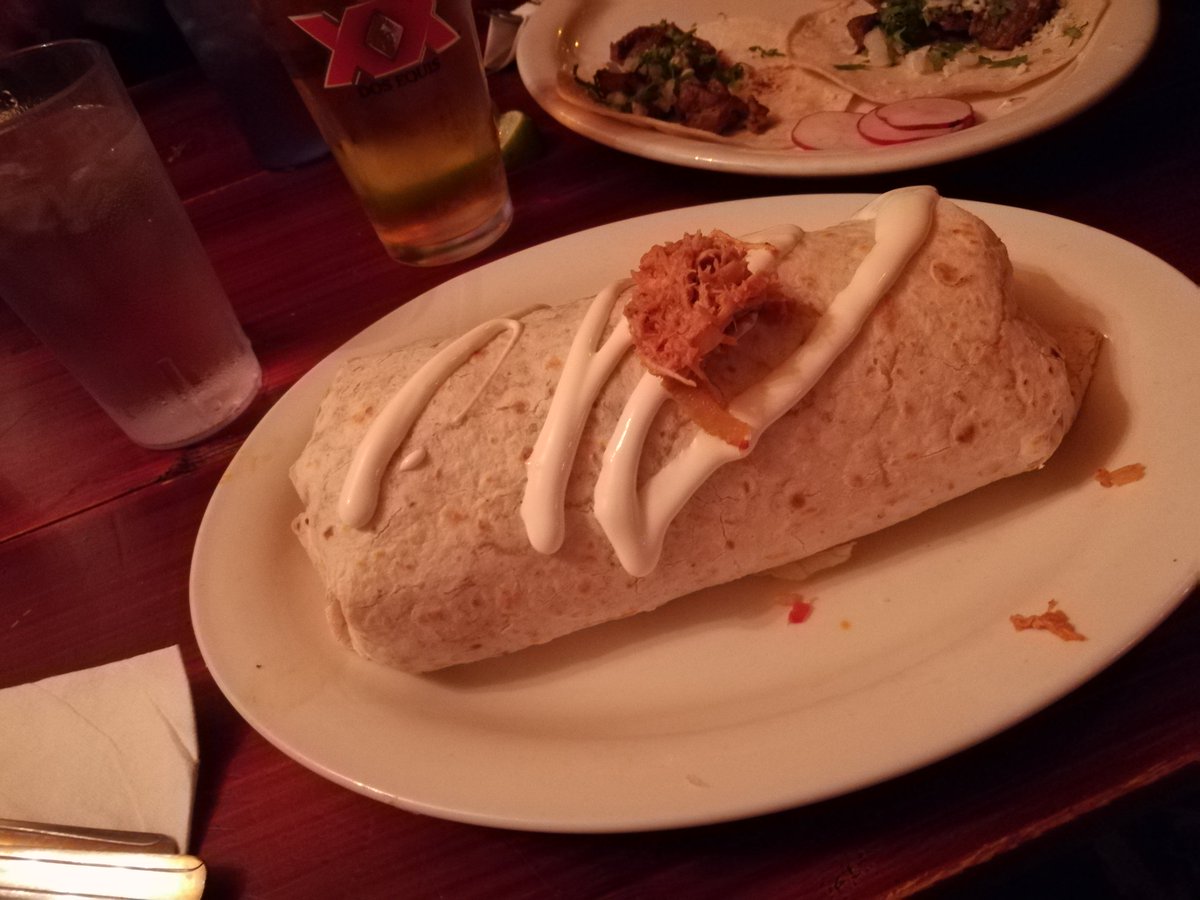 9853463673's tweet photo. 1st day and we go crazy after mexican food...#buritto #mexicanfood @GIBS_SA #GIBSMBAGLOBAL #WestCoastUSA https://t.co/48hOCKTiE6