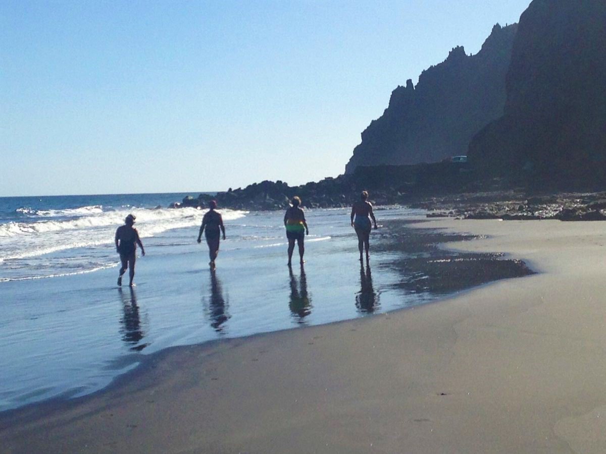 The silky black volcanic beaches glowing in the sun! #Tenerife #Canarias #Spain #Travel goo.gl/tdDcGj
