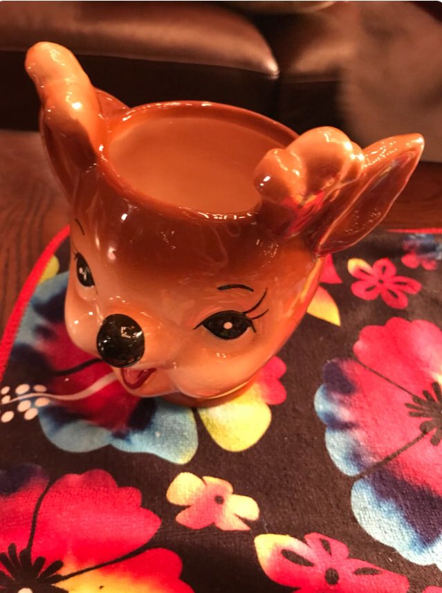 newsflash52's tweet photo. From @candicekp snap chat: Leonard Snart reindeer mug is back๐ #TheFlash #CaptainCold #ColdWest https://t.co/1ndjtGBEm4