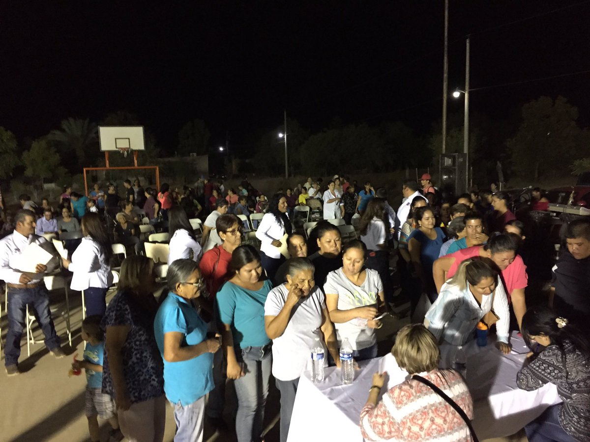 badillajuanj's tweet photo. 250 personas en carbo, dirigente juan badilla "estamos en movimiento" #ROBLESPOMPA #CNOPNacional #CNOPSONORA_ #PRISonora #gtzsanchezmx https://t.co/698YDtG466