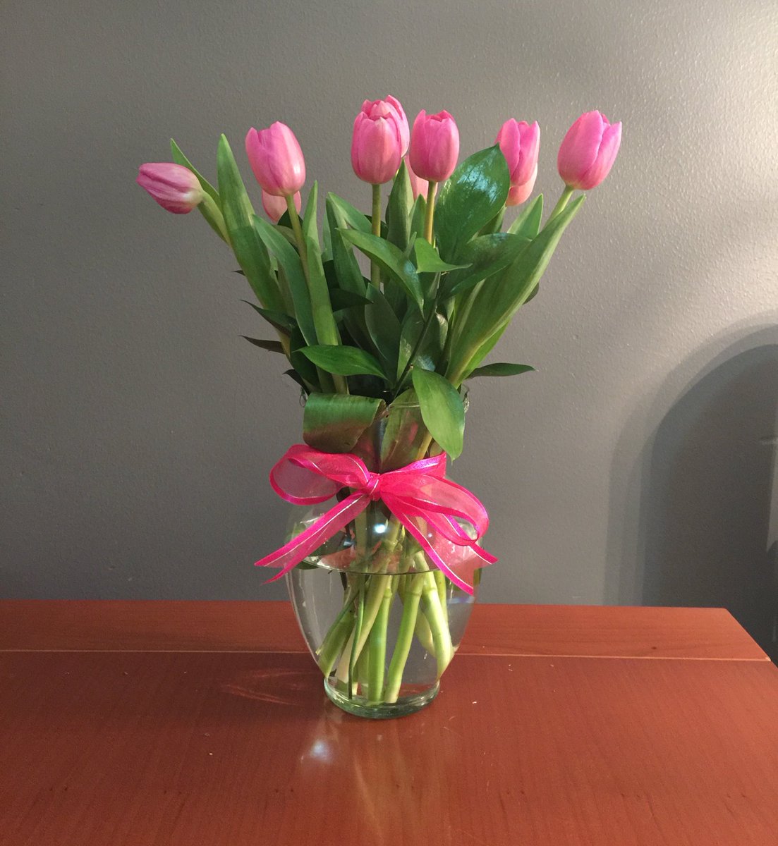 Fenellabyvf's tweet photo. #tulips #tulipanes #pinktulips #tulipanesrosas #keepblooming #loveflowers #flowerdesing https://t.co/km2zDmnu7z