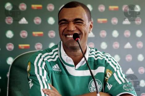 Brasil_28's tweet photo. Segundo a @UOL Justiça condena Palmeiras a pagar Denilson em ação por direito de arena...
@denilsonshow #Futebol #Esporte ⚽ https://t.co/kUKAleZK14