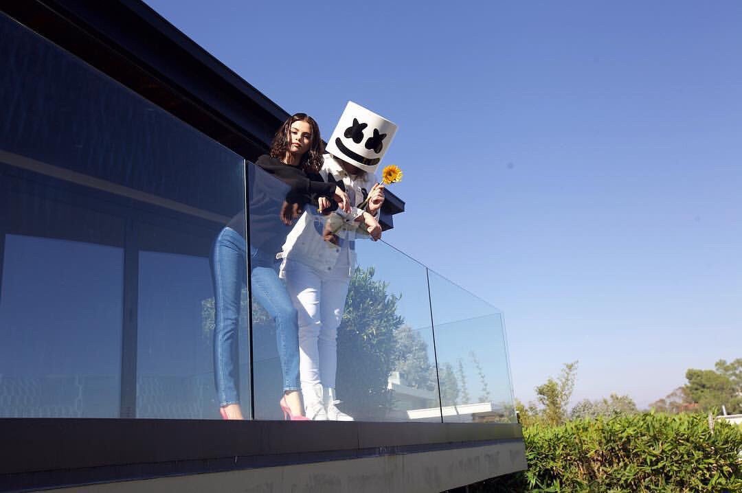 SelenatorRtweet's tweet photo. ๐บ๐
#WOLVES
@selenagomez x @marshmellomusic
#WolvesTOMORROW
#WolvesAtMIDNIGHT
#WolvesOutOctober25th https://t.co/M5mbnEuGA4
