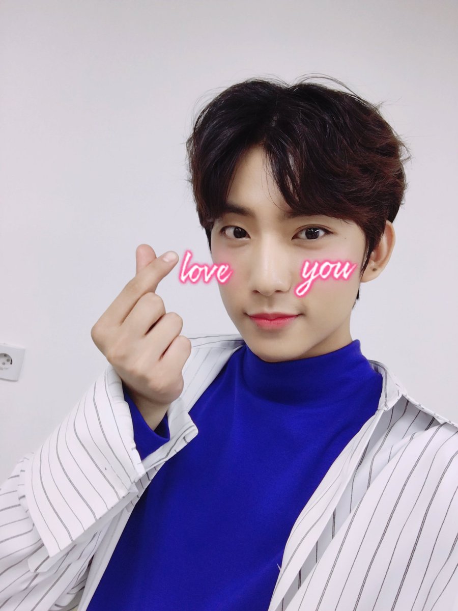 ouychuu's tweet photo. I’m late ! ! Because I forgot today is #banaselcaday 😶😶😶 #pochan https://t.co/IOl2Xd2FRy