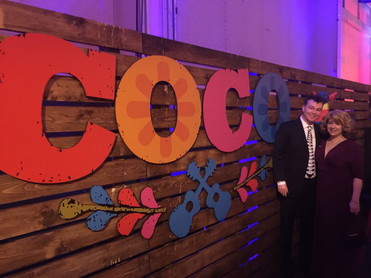 icandyapple's tweet photo. #Coco is fun, gorgeous and emotional. You’re gonna love it! #pixar #animator #victornavone https://t.co/KZbd0wlOEZ