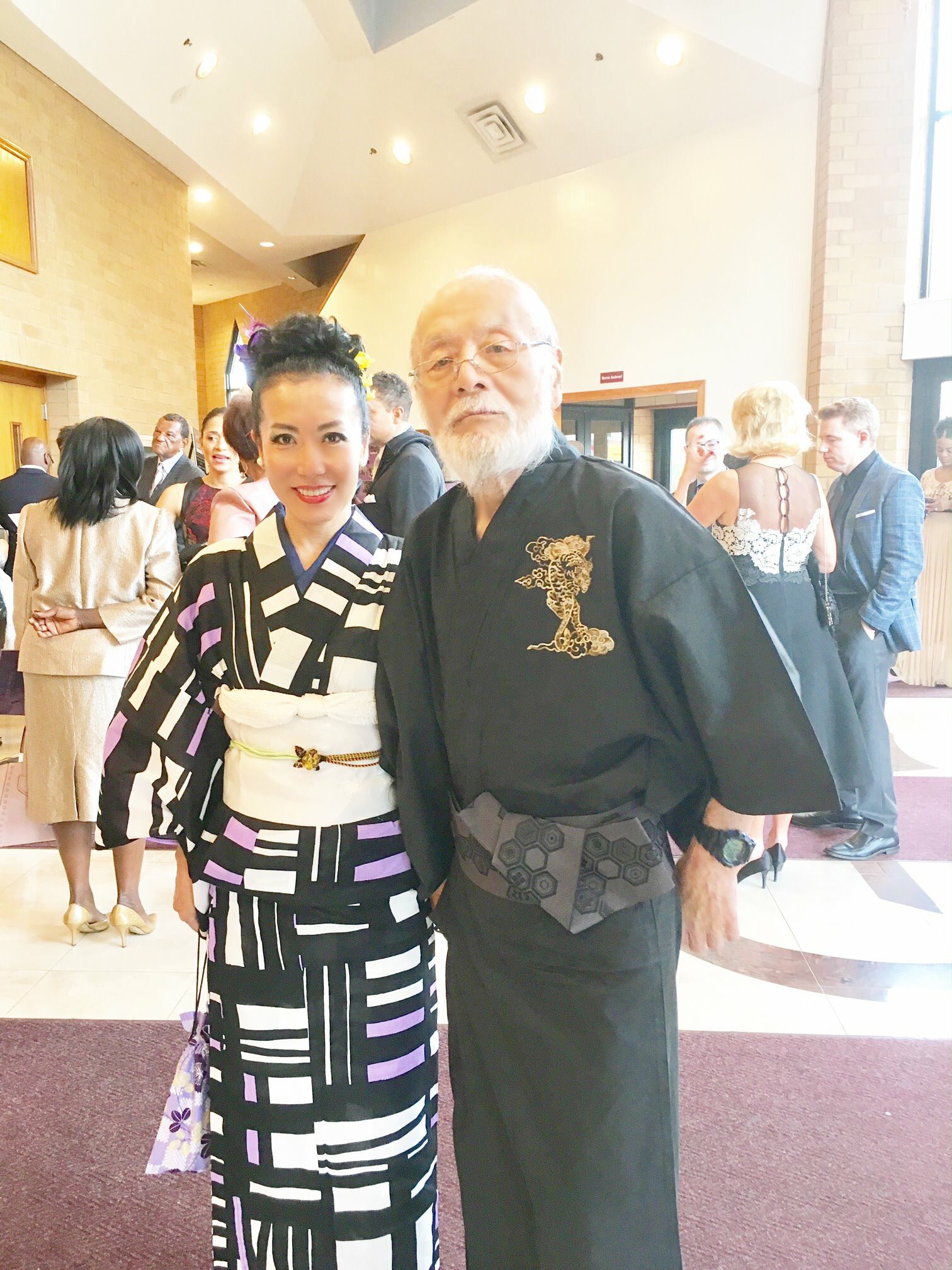 Kimiko Nyハーレム音楽プロモーター Ny情報 ハーレム情報 エンタメ情報 取材手配 Nyで今日も着物 マンハッタンから車で1時間のクイーンズ区ジャマイカの教会で有名人の結婚式 ハーレム ニューヨーク ゴスペル ハーレムでゴスペルを歌う