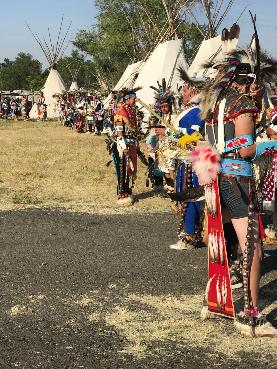 cblkegl7's tweet photo. #crowstyle Crow belt dancers Monday @ 99th annual tipi capital of the world.. https://t.co/V5hmLdjsbt