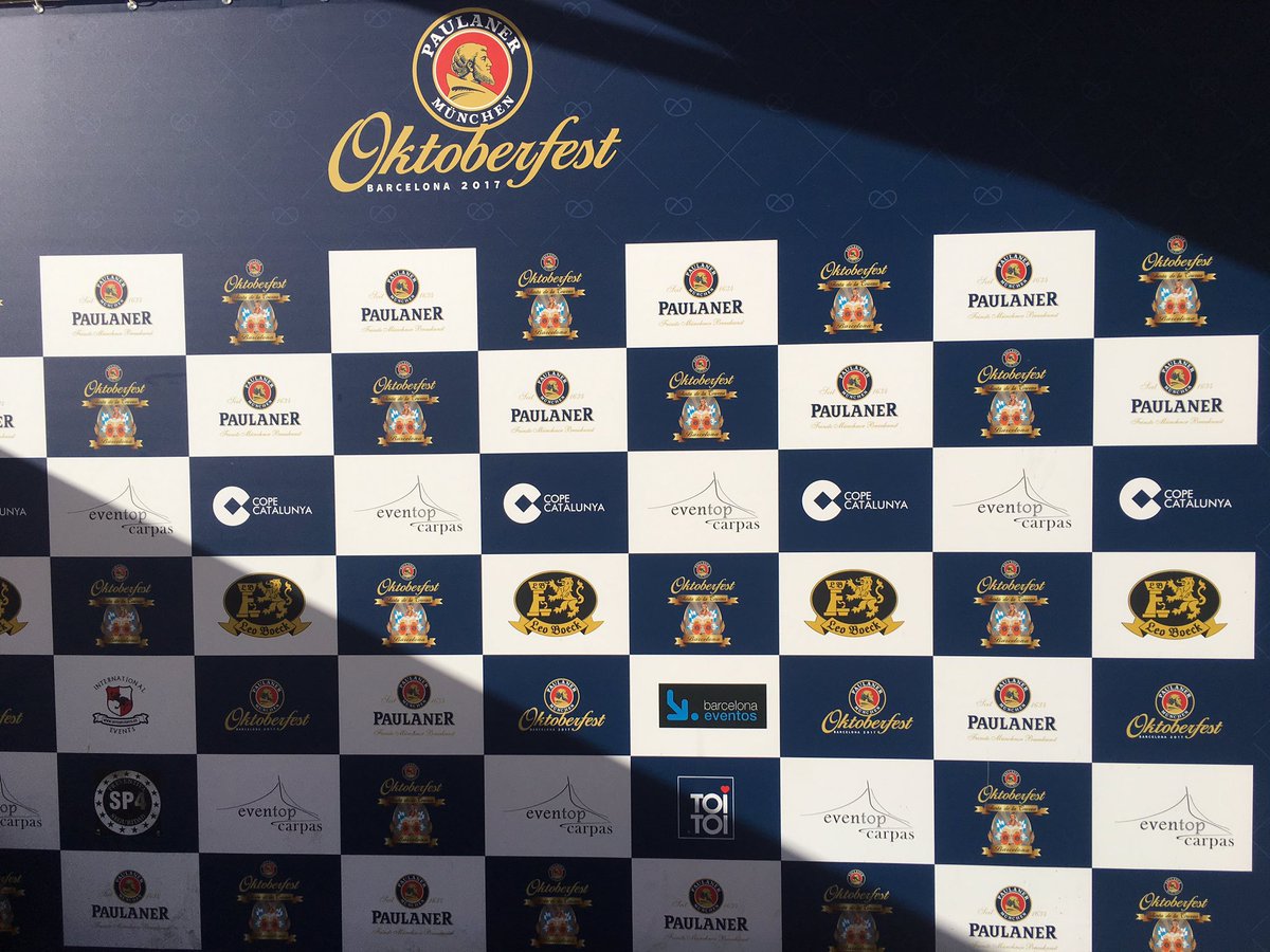 bcncarpas's tweet photo. Acaba @oktoberfesbarcelona y le decimos adiós al #photocall https://t.co/ttjNjHlKhJ