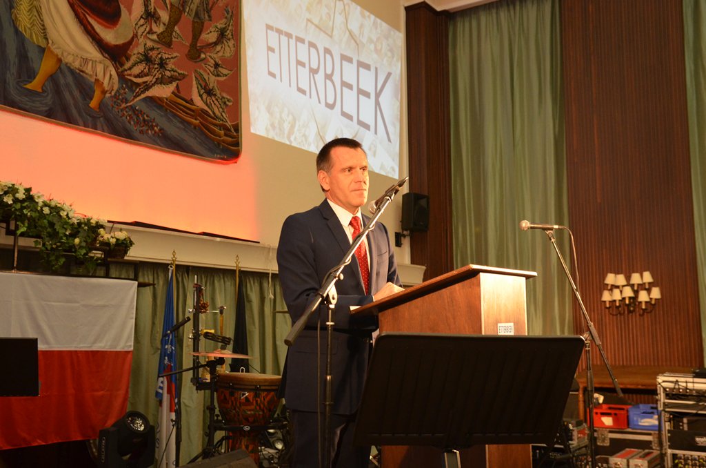 PLinBelgium's tweet photo. .@PLinBelgium podczas tegorocznego "Dnia Polskiego" w gminie Etterbeek Siemiatycze podpisały umowę bliźniaczą #MSZ_PL https://t.co/Jp3ATpFb1s