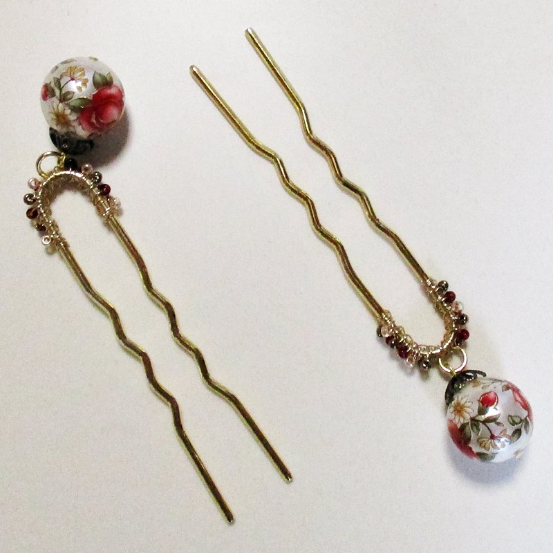 手作りビーズアクセサリーcaitsith Twitter પર 花柄転写ビーズのアンティーク風かんざし U字 1500 税込 T Co Wvjnpsxjax 夏だけではく秋以降も大活躍 大きめ花柄のエレガントな熱転写ビーズが特徴のu字型かんざし Beads ハンドメイド かんざし