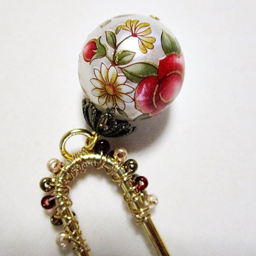 手作りビーズアクセサリーcaitsith Twitter પર 花柄転写ビーズのアンティーク風かんざし U字 1500 税込 T Co Wvjnpsxjax 夏だけではく秋以降も大活躍 大きめ花柄のエレガントな熱転写ビーズが特徴のu字型かんざし Beads ハンドメイド かんざし
