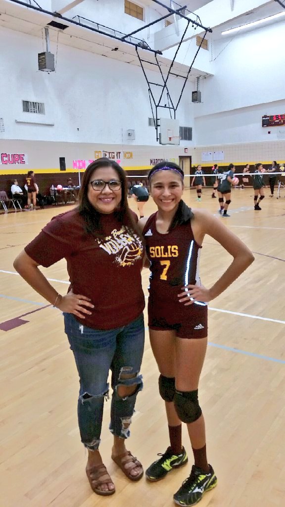 Crissanches07's tweet photo. Baby Girl's last game of Volleyball Season! #apsolis #ladybraves #waytogetthatwin #greatvolleyballseason #2017 #1fan #7hasmyheart 💛🏐🙌 https://t.co/ZqEU02rsx0