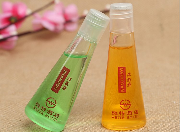 guestamenity's tweet photo. How about those bottles？for WEITE hotel. #hoteltoiletries  #shampoo #showergel #moisturizer #luxuryhotel #housekeeping #boutiquehotel https://t.co/Avp0eaWmfm
