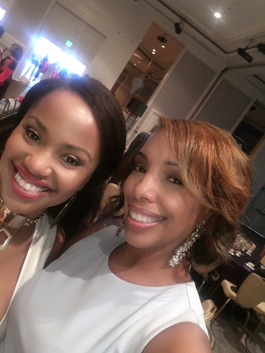 mktggirl's tweet photo. Congrats @jeanettebranch at the #ActionIconAwards @ClawsTNT @NiecyNash @DiamondintheRAW https://t.co/haUP1KfODQ