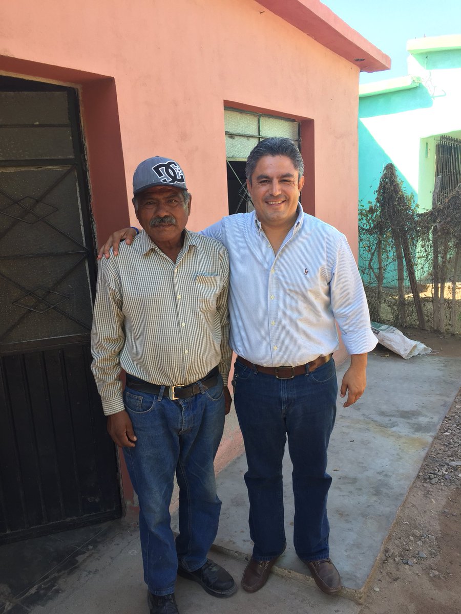 PanchoVazqz's tweet photo. Mucho gusto en platicar con Claudio Anguamea Comisario Municipal de la Col. Unión #Huatabampo Gracias por sus finas atenciones!! https://t.co/TLhuZYIErt