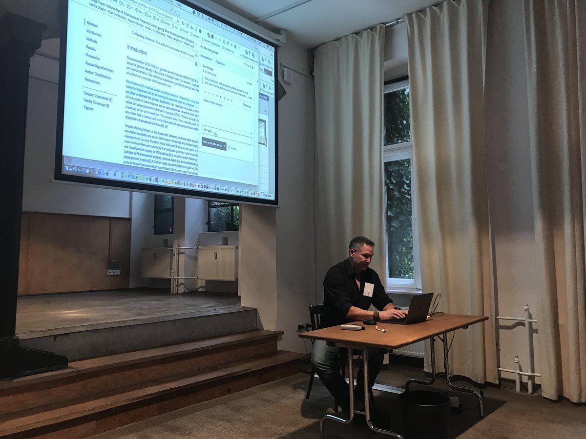 JureTriglav's tweet image. At #osbazaar, @dwhly from @hypothes_is shows how annotations you make in one version of the paper can follow it elsewhere on the web. Cool!