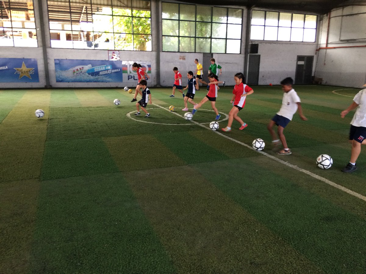 Tom_Grindley1's tweet photo. Football focus this half term in Ks2 in Kuantan #GISLearning #giskuantan https://t.co/2wQfMPWkXV