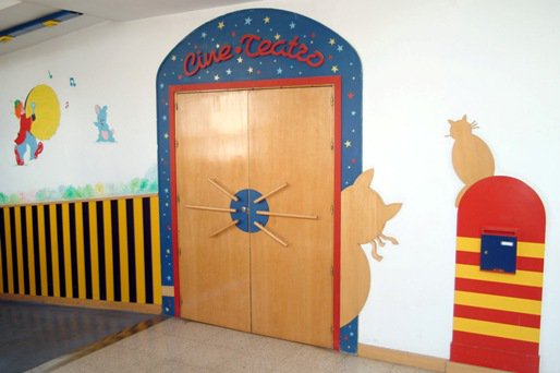 CorrePorElNino's tweet photo. Hoy vamos a abrir estas puertas para presentar #CorrePorElNiño
Seguro que más de una sospresa os damos... https://t.co/VyKavVkK1t