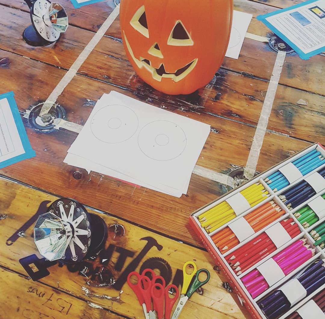 WinSciCentre's tweet photo. The #InventionStudio🔧is set up & ready for another exciting busy day @WinSciCentre! 🎃 #halfterm #hantstopdaysout #sparkingcuriosity 👻 https://t.co/5N2s3th5he