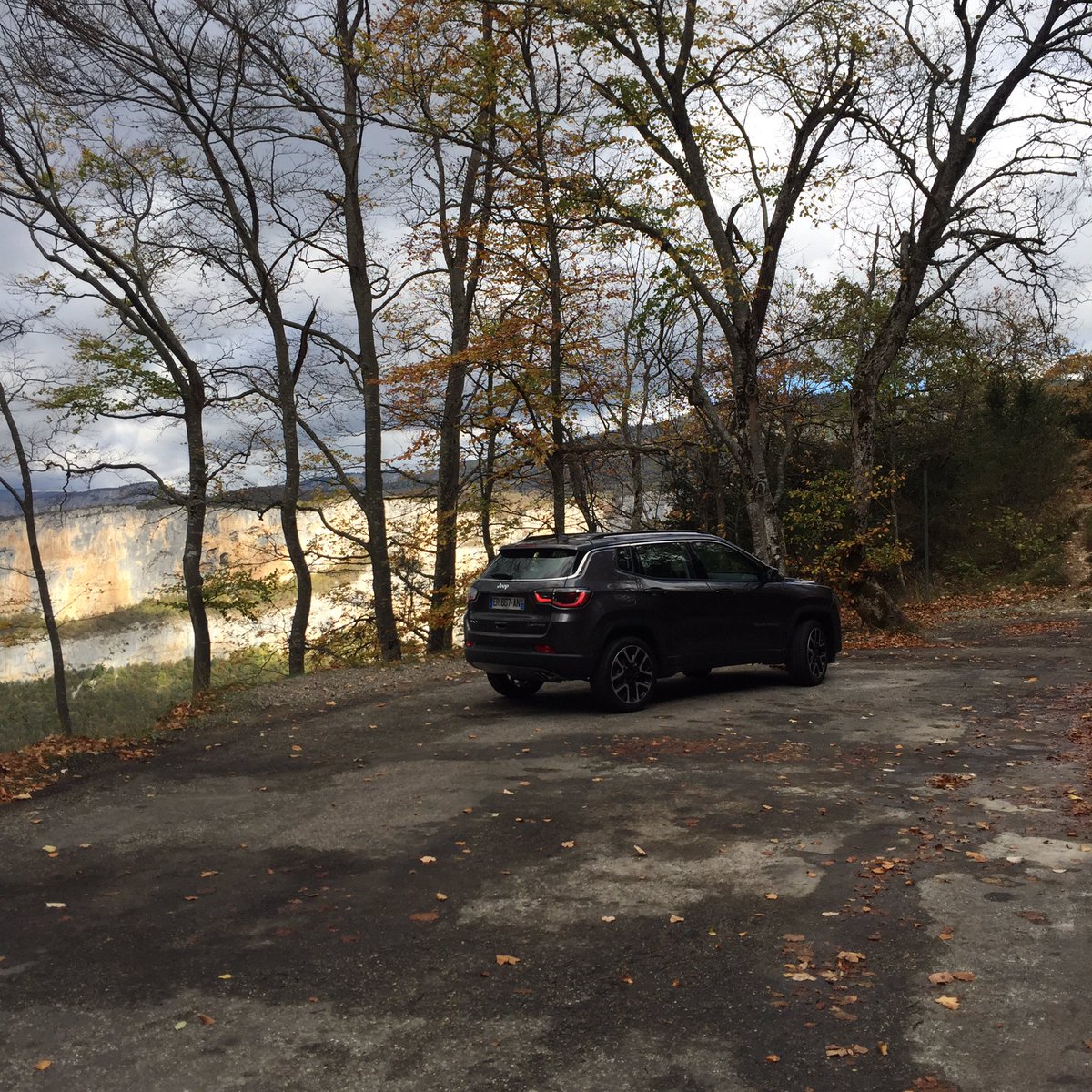 LesEnjoliveuses's tweet photo. Reprise des essais du jeep Compass... @JeepFrance @Jeep #JeepCompass #jeepcool #compass2017 https://t.co/UamUZooPRr