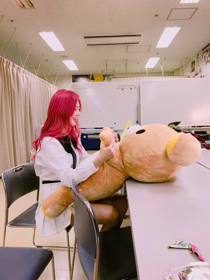 hf_dreamcatcher's tweet photo. [#지유] 항상 나에게 힘을 주는 애낌이들!! 지유 보면서 힘 받아가용~~♥😊♥^ㅇ^♥

#드림캐쳐 #dreamcatcher https://t.co/1PqtK4Czqk