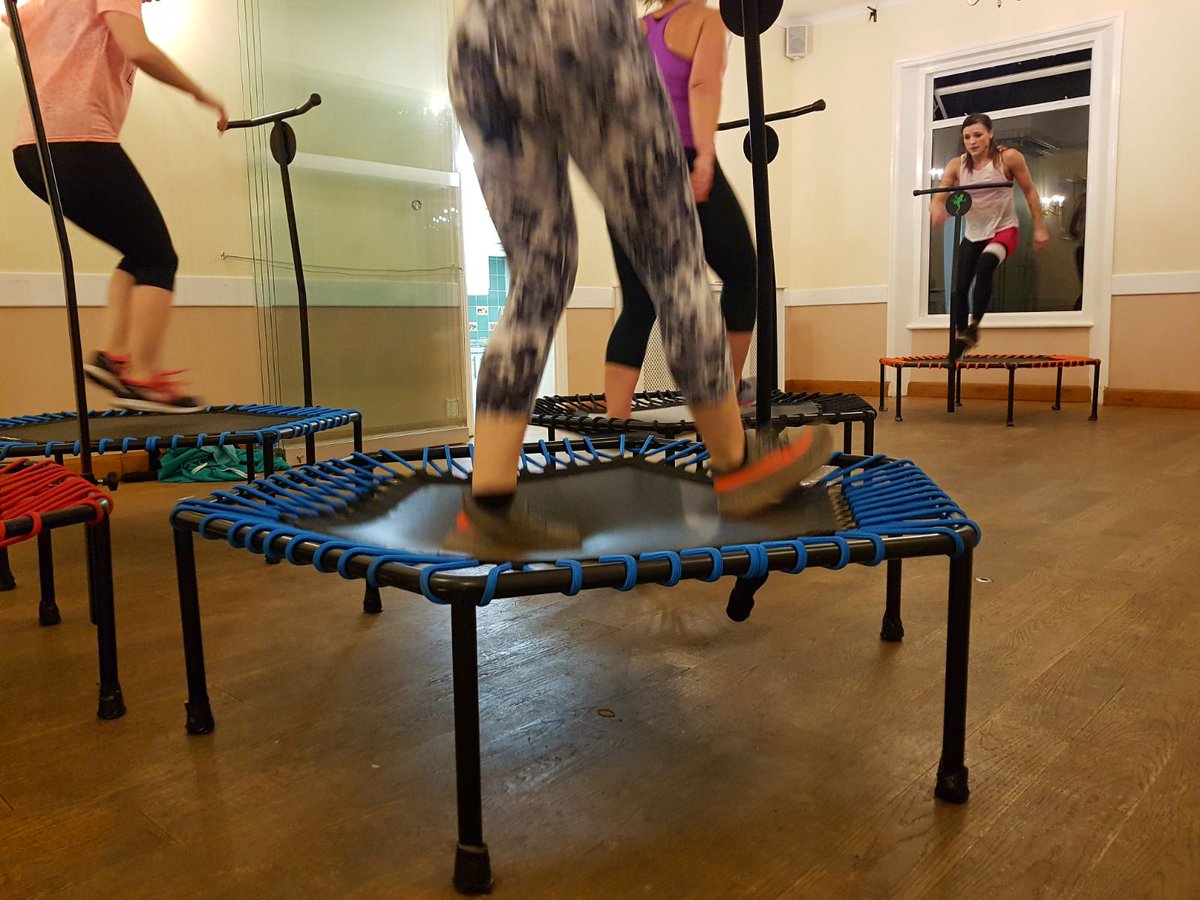 jumpingfrog16's tweet photo. Join Agnieszka tonight 6:30PM at Seven Island SE16. For booking visit  https://t.co/5dEOkK7mbJ #jumpingfitness #SE16hour  #LOVESE16 https://t.co/dU0FOlW6II