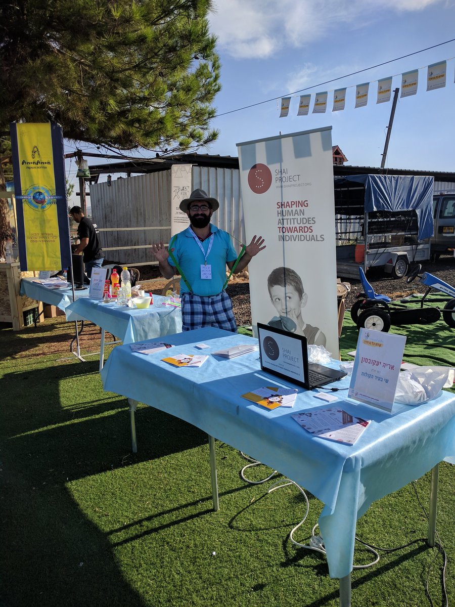 ShaiProject's tweet image. Our own Aryeh Jacobson presenting our "Specials" workshops and שי בעיר הקולות play to everyone who's interested ;)