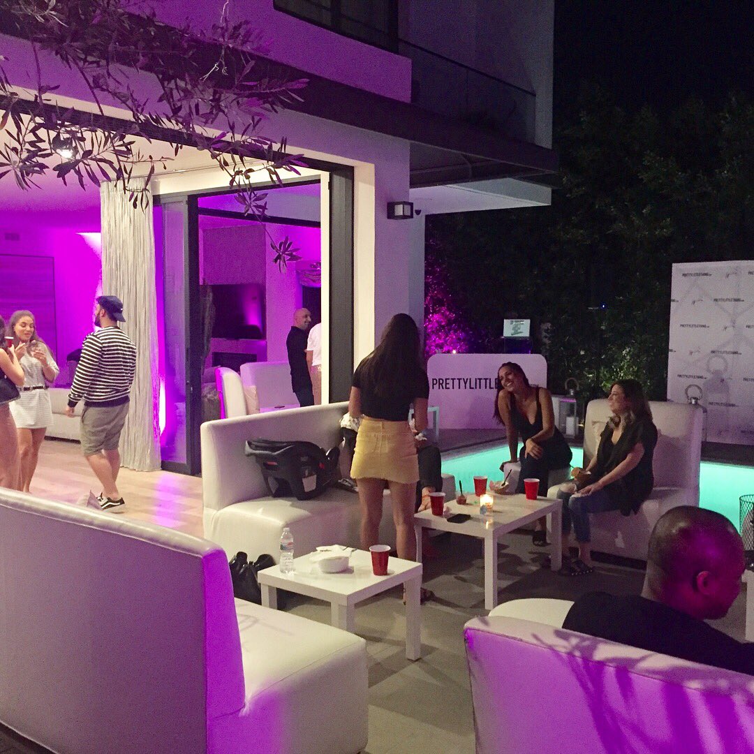 socalhookahs's tweet photo. Another successful event with @prettylittlething #socalhookahscatering  #socalhookahs #losangeles #privateevent #prettylittlething https://t.co/HL4urNt9YL