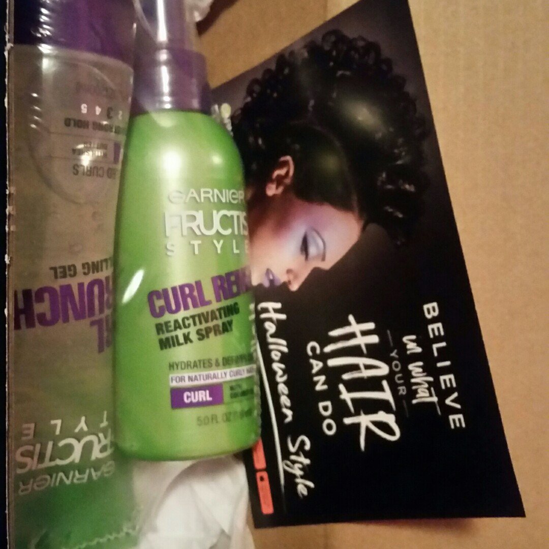 Suck_my_stats's tweet photo. Just received my Garnier Fructis Style Box from Influenster 😄 https://t.co/pQrop9jTYI