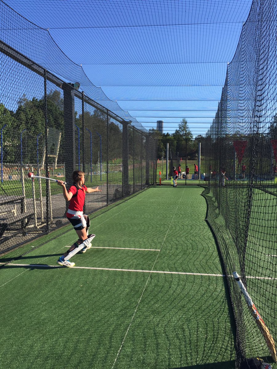 TerraceCricket's tweet photo. Batting marathon here today at Vic Park! @BOLABallMachine and @sidearmaus doing the business for our batters 👊🏼🏏 #fullhouse #netsfull https://t.co/gWg91zhnL5