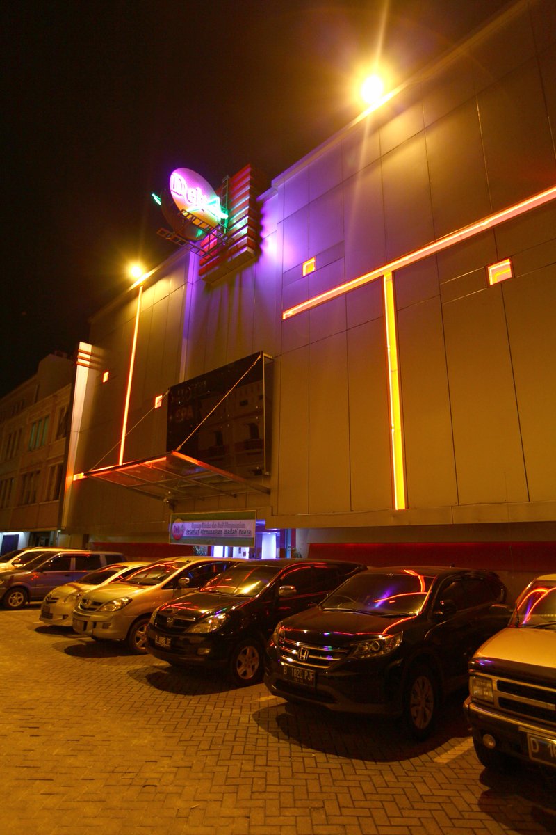 weekend paling asyik ya di DeltaSpa buat warga JakUt. alamatnya di Kokan Permata Kelapa Gading Blok D30-34,Boulevard Bukit Gading Raya