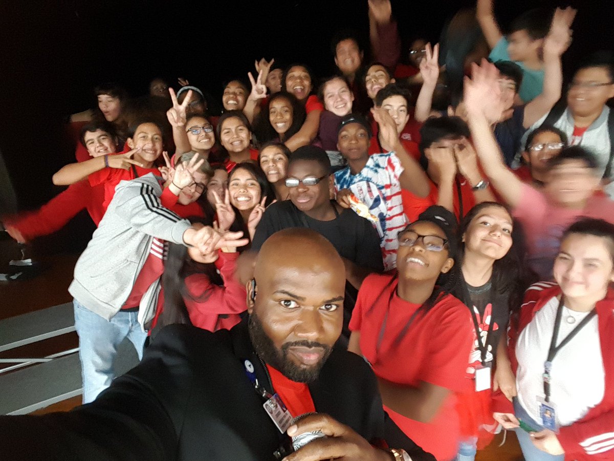 JVHS_APCrowder's tweet photo. Red Ribbon Week @Dean_CFISD is on Fire! Staff & students proud to be Drug Free! #AllAboutTheDean #powREDUp #BeTheDifference #HopeIsHere https://t.co/o303sblHy2