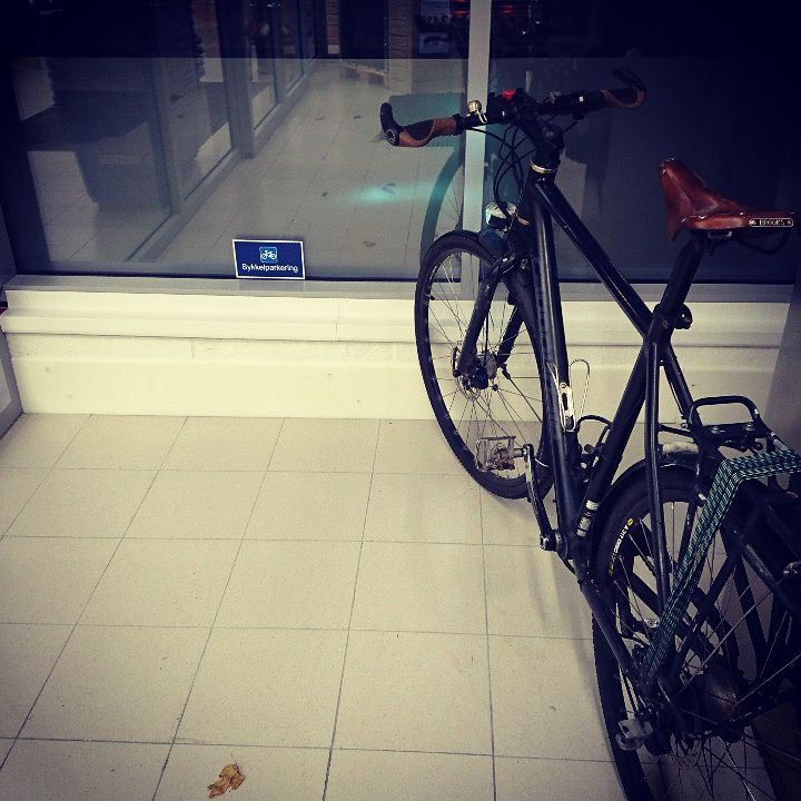 #kudos til <a href="/REMA1000/">M2</a> sin nye #butikk i Bergen med innendørs #sykkelparkering #sykkel