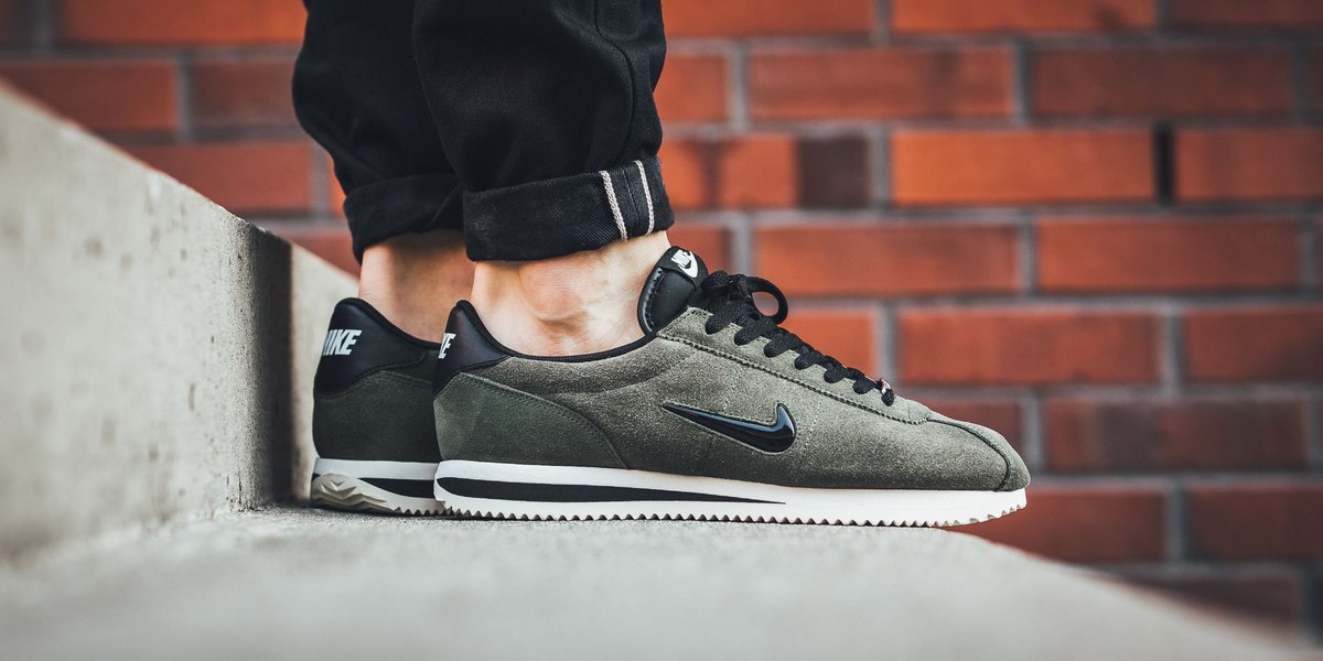 nike khaki cortez